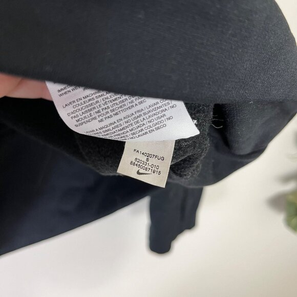 Nike Athletic Therma Fit Graphic Pullover Hooded Jacket Black Women’s Size S - Picture 10 of 10